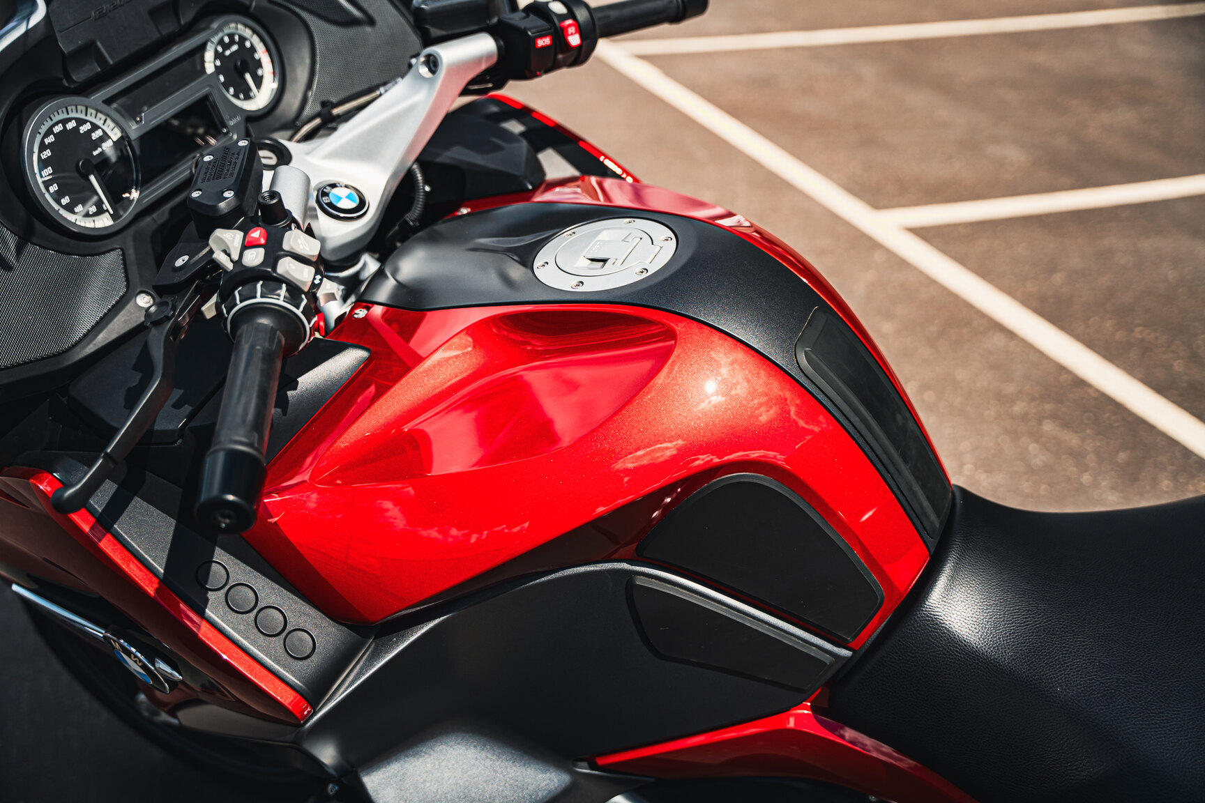 Exterior image of 2018 BMW R 1200 RT (24)