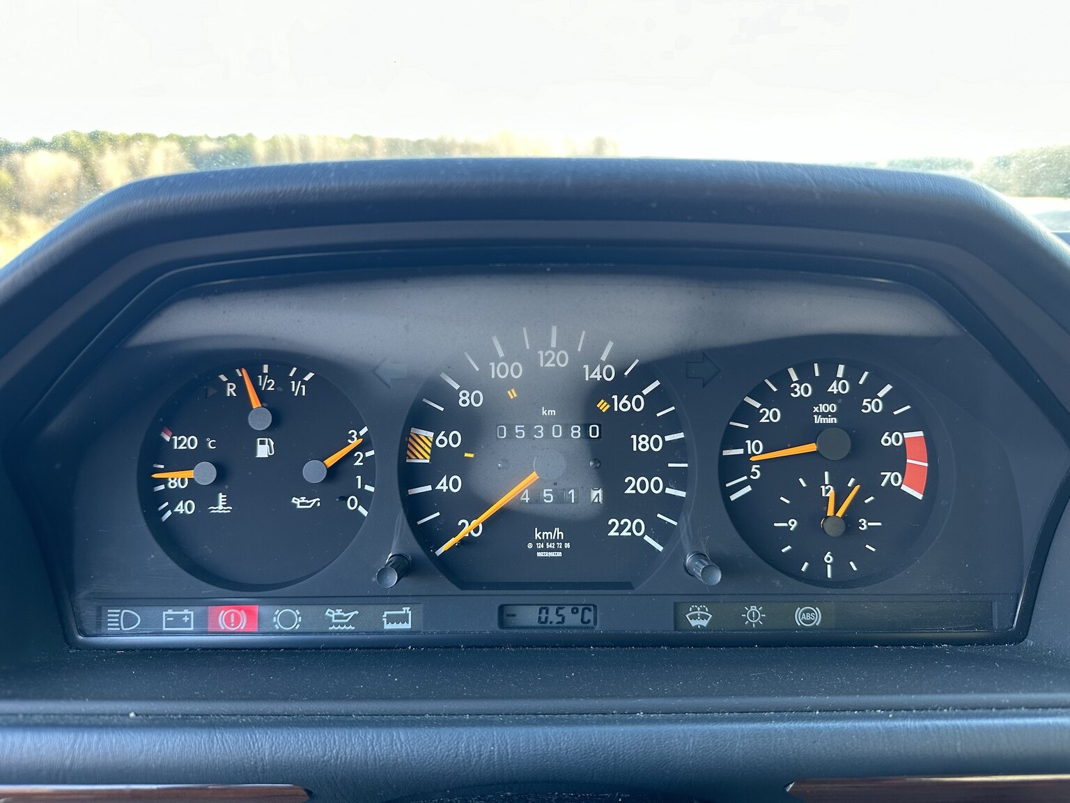 Interior image of 1991 Mercedes-Benz 230 E 