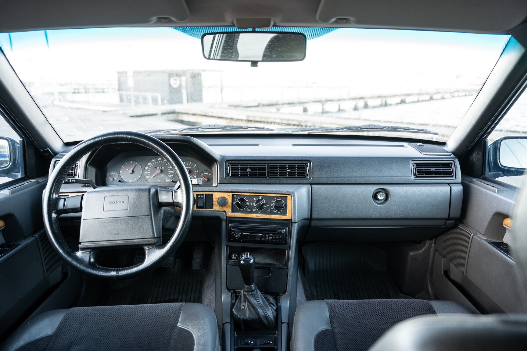 Interior image of 1998 Volvo 940 Turbo