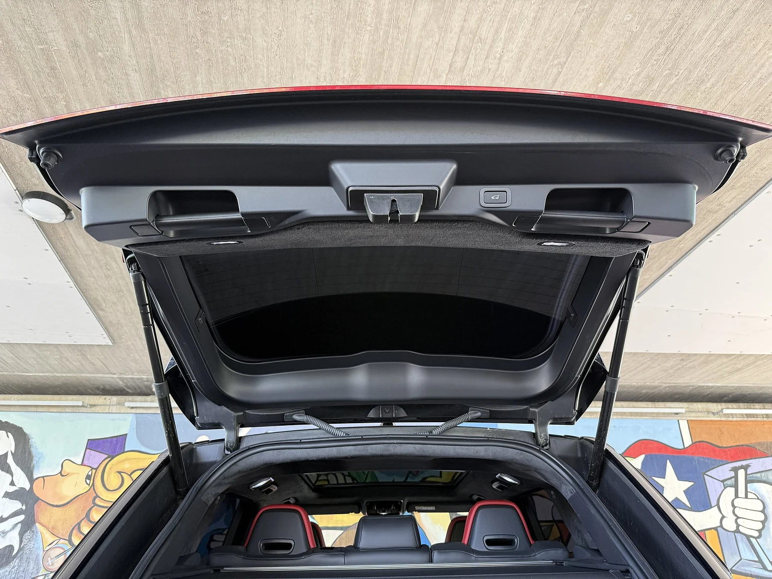 Interiörbild 2017 Range Rover Sport SVR (88)