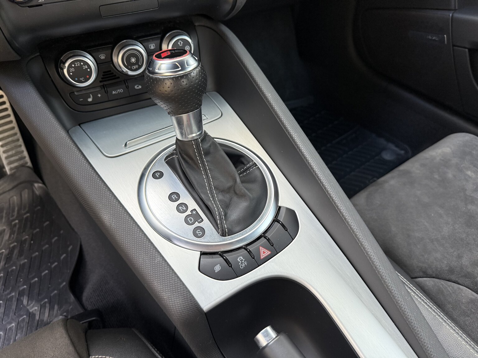 Interior image of 2011 Audi TT RS Coupé