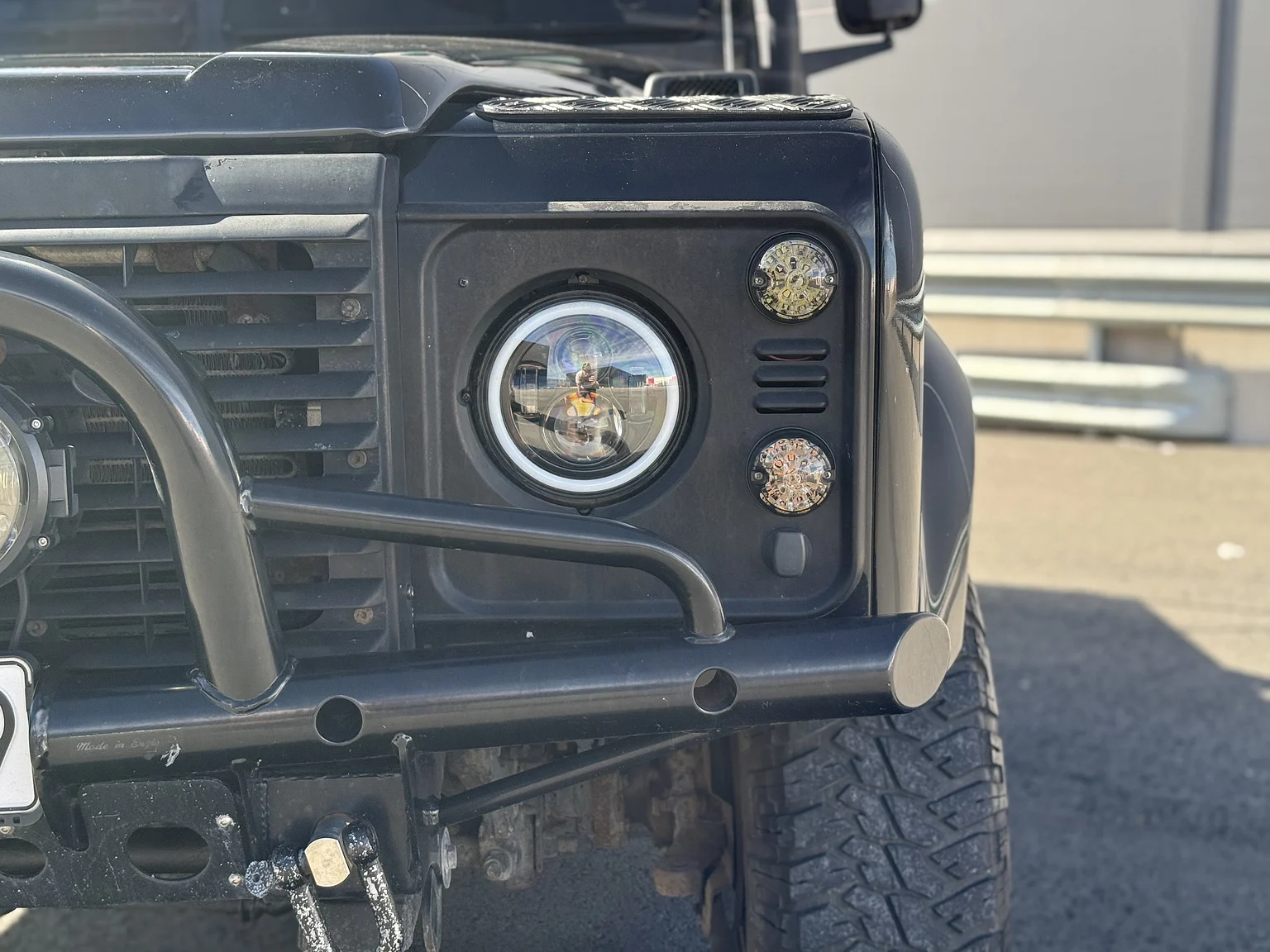 Exterior image of 2000 Land Rover Defender 110 Tomb Raider (18)