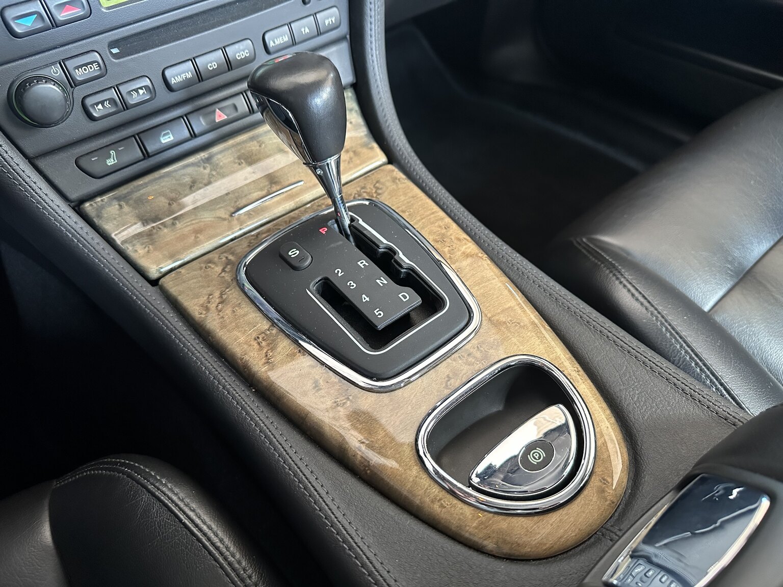 Interior image of 2003 Jaguar S-Type R