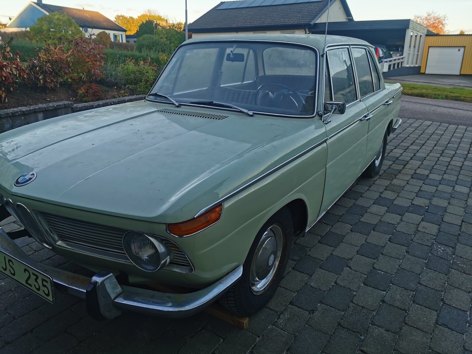 Exteriörbild på 1966 Renoveringsobjekt BMW 1800
