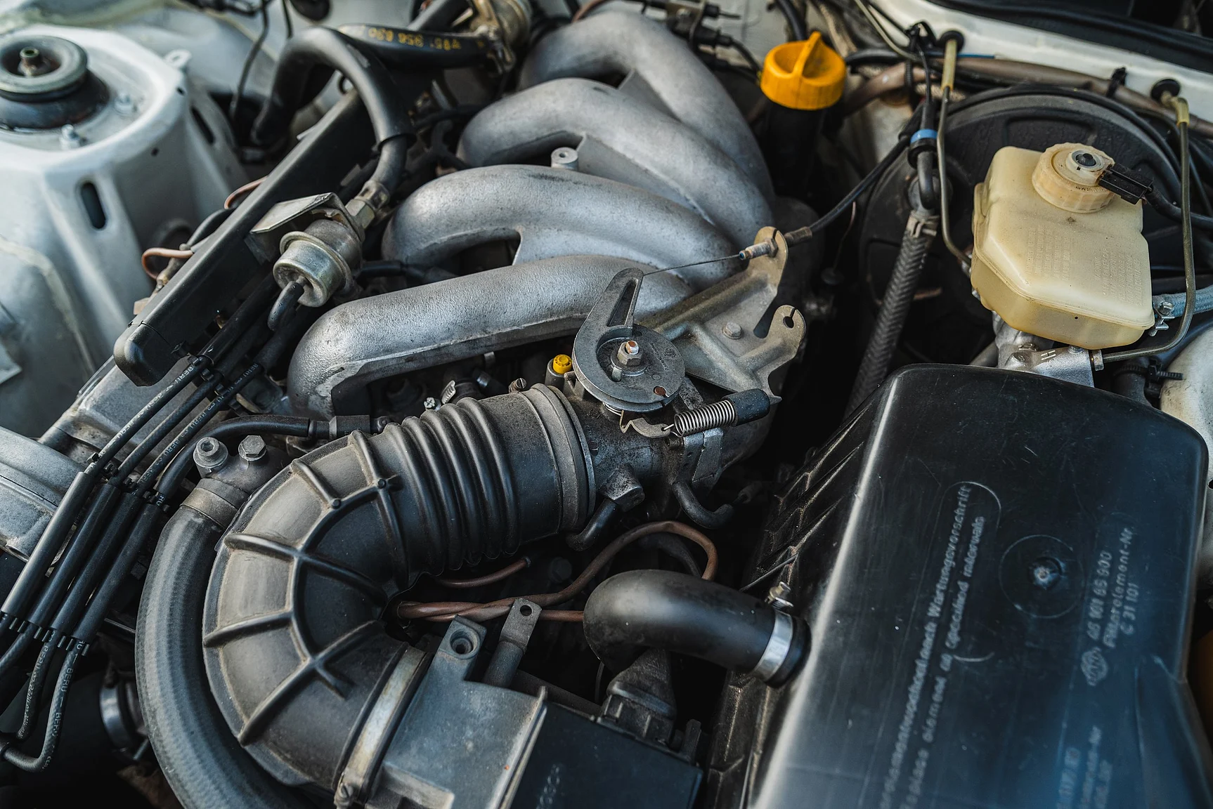 Image of 1986 Porsche 944R (18) mechanics