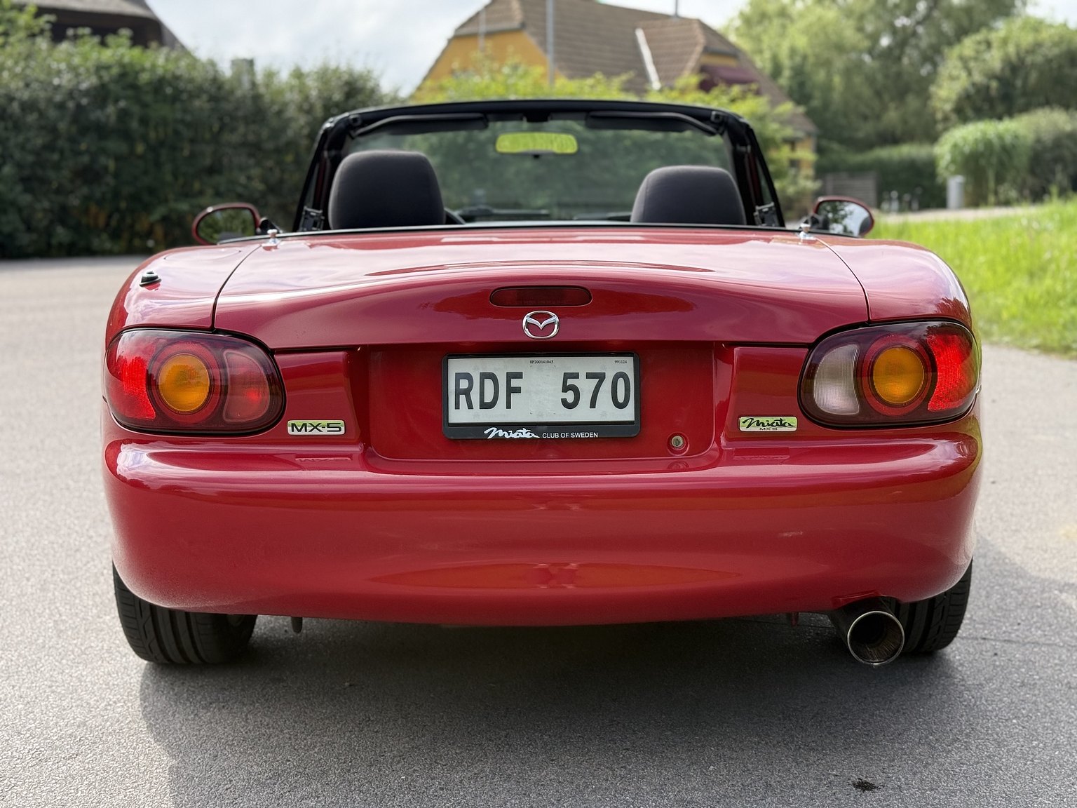 Exteriörbild på 1999 Mazda MX-5