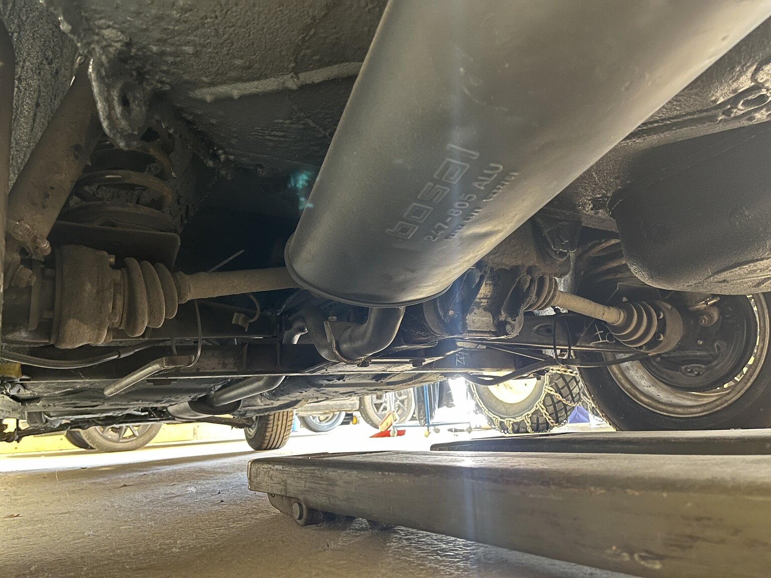 Image of 1972 BMW 2000 Touring mechanics