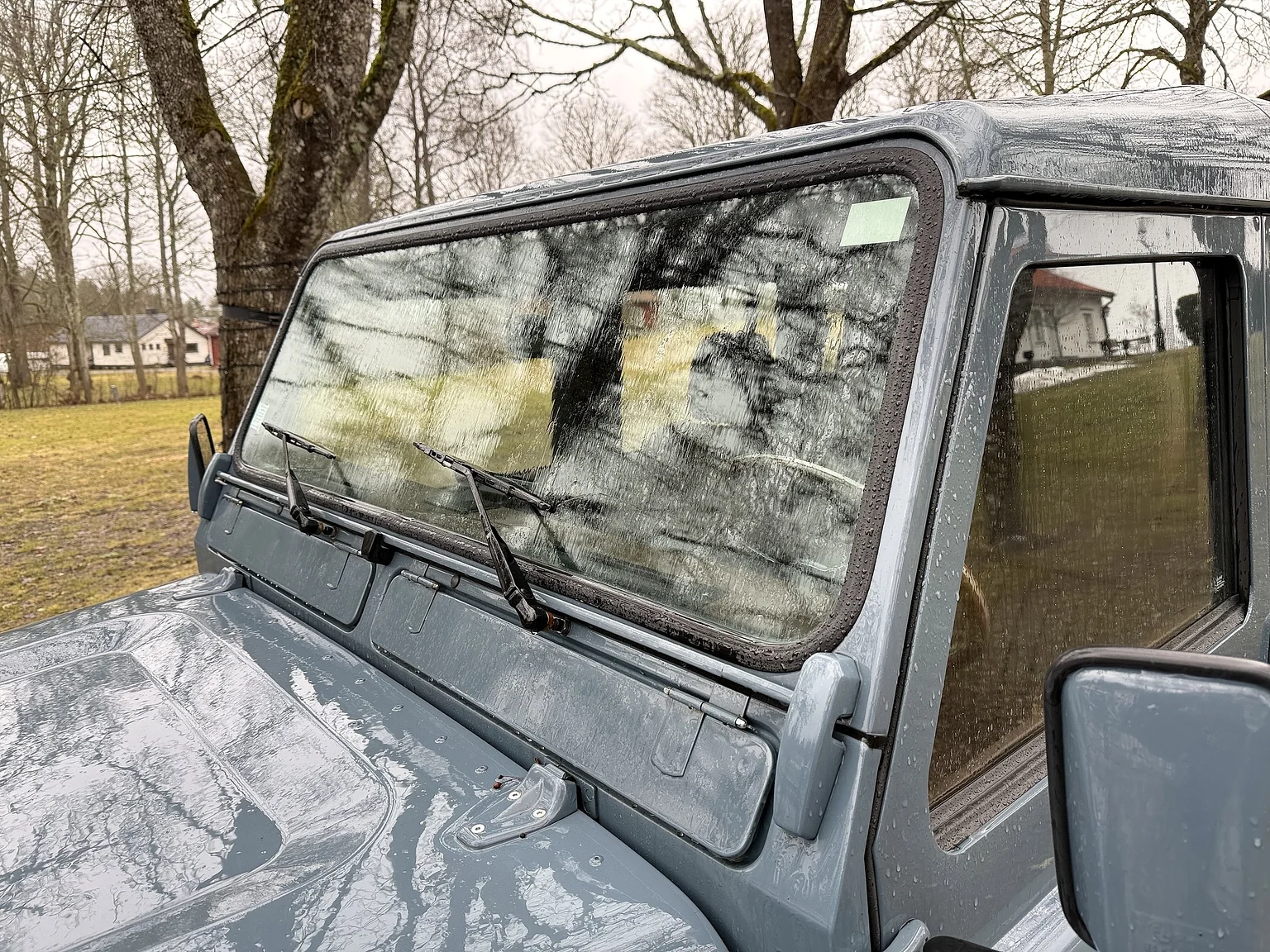 Exterior image of 2000 Land Rover Defender 110 C (43)