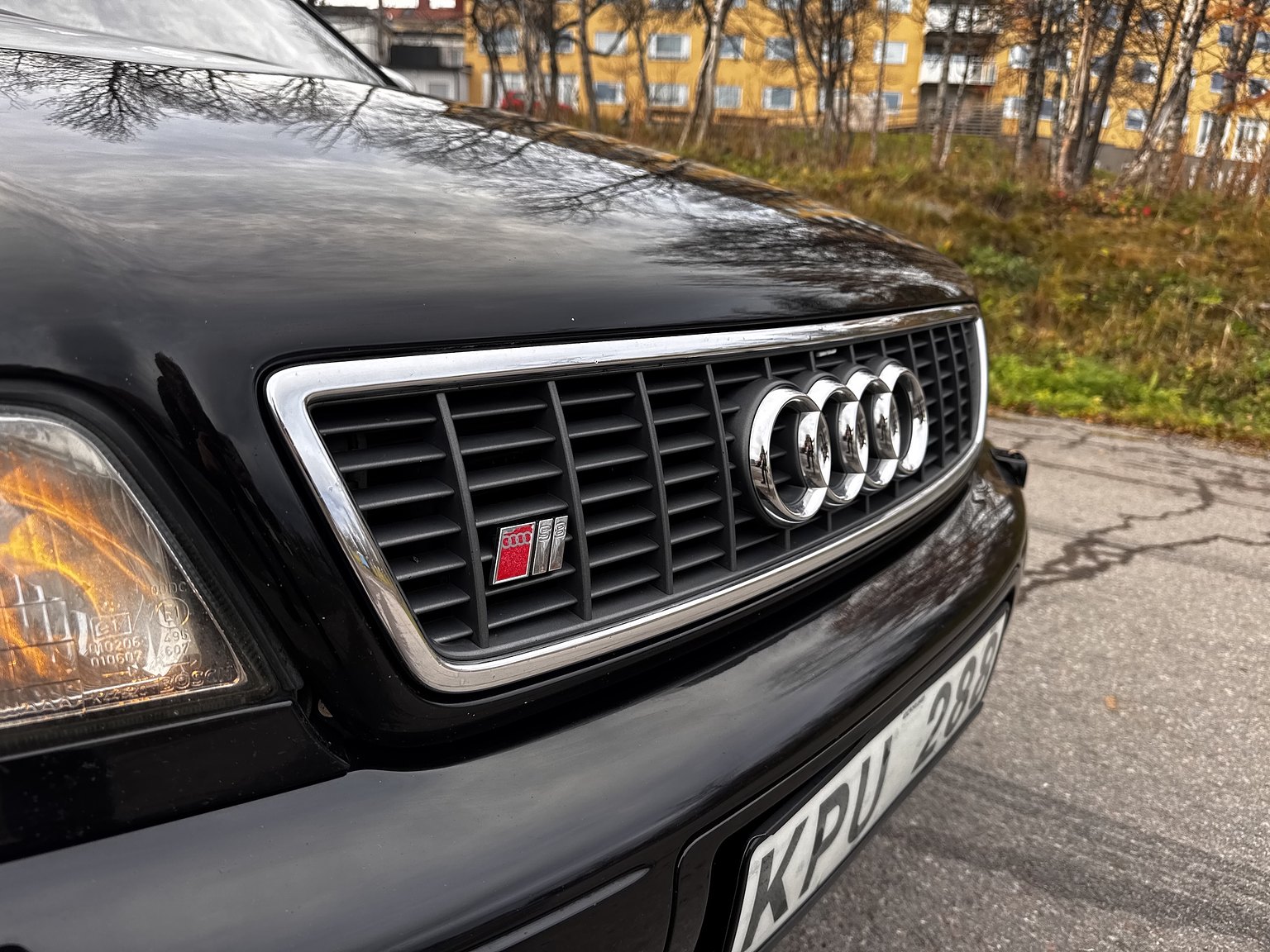 Exteriörbild på 1999 Audi S8 4.2 Quattro