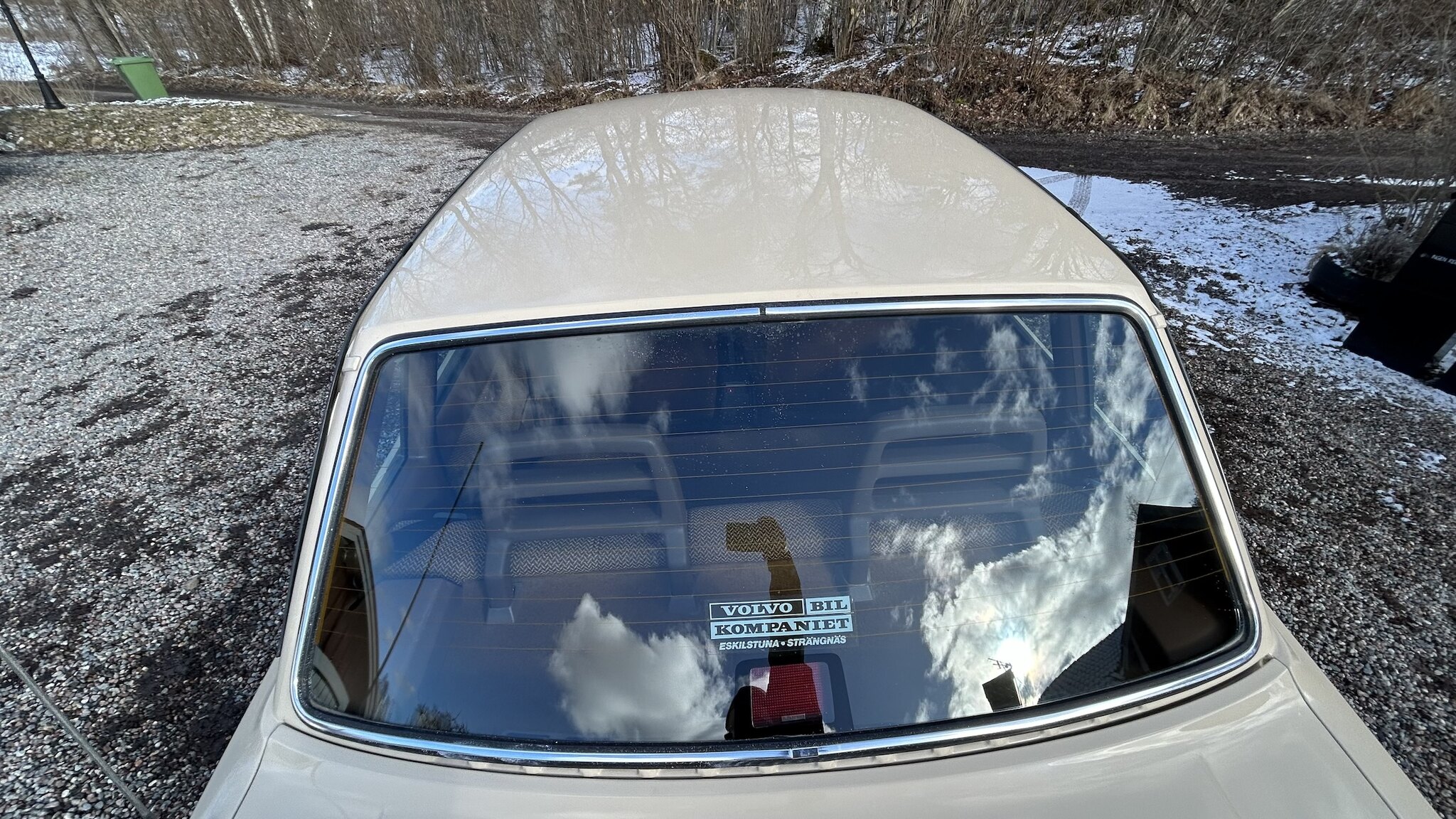 Exterior image of 1987 Volvo 244