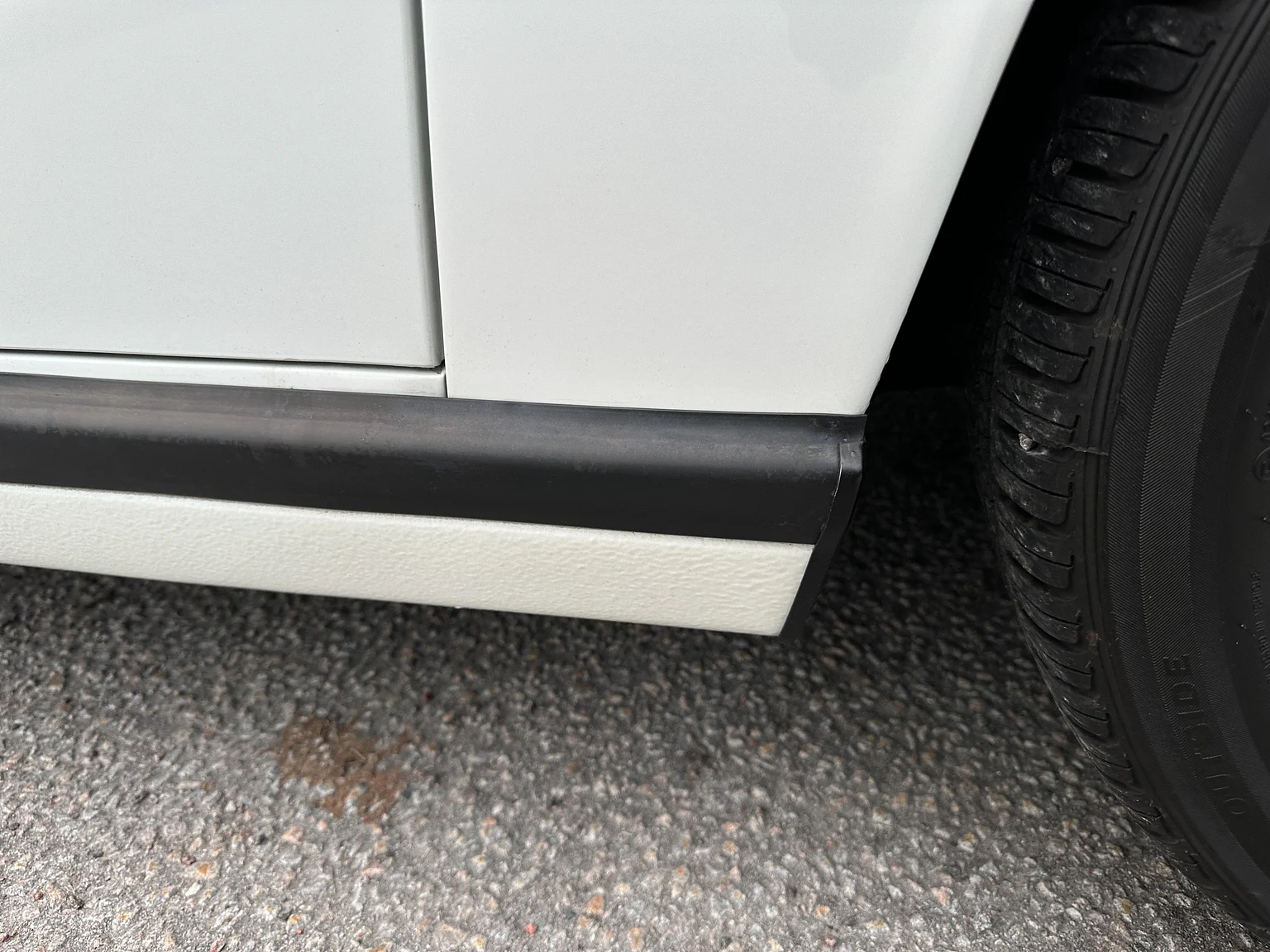 Exterior image of 1983 Porsche 911 SC (58)