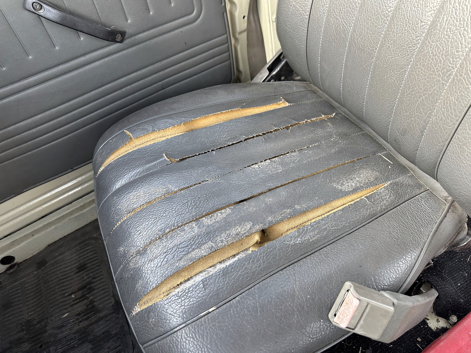 Interior image of 1985 Toyota Land Cruiser BJ 42