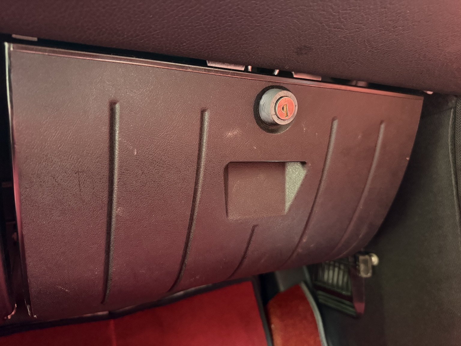 Interior image of 1970 Volvo 142 Automatic