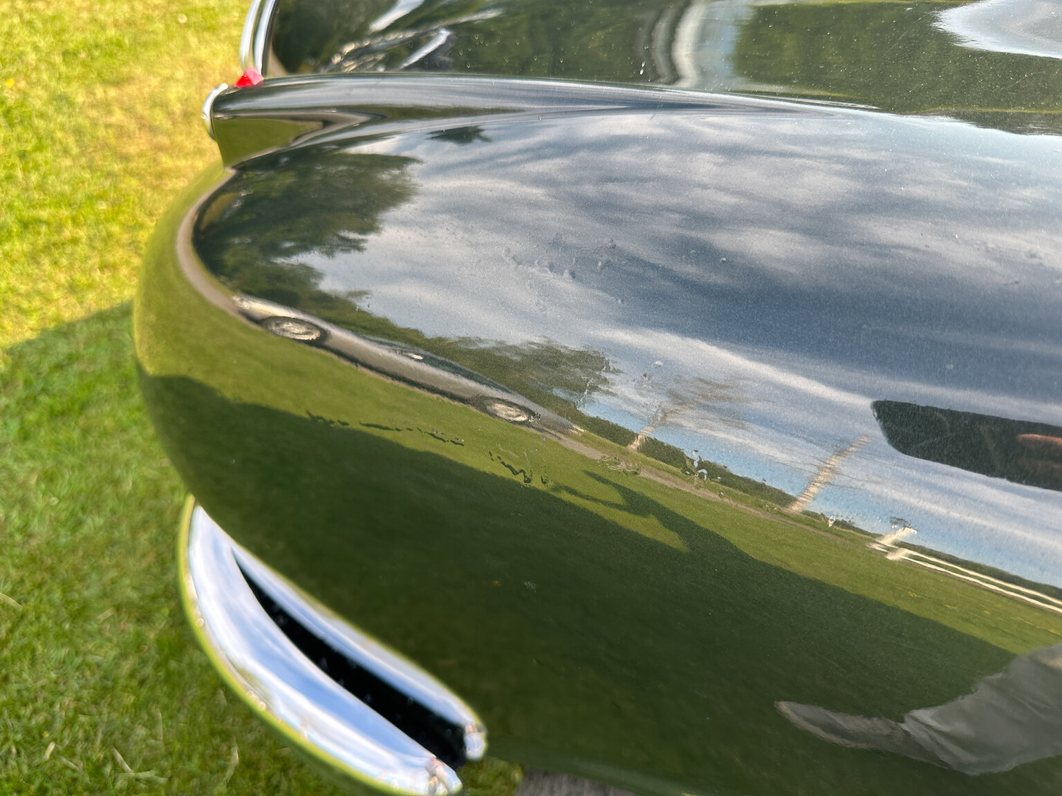 Exterior image of 1965 Daimler 250 V8