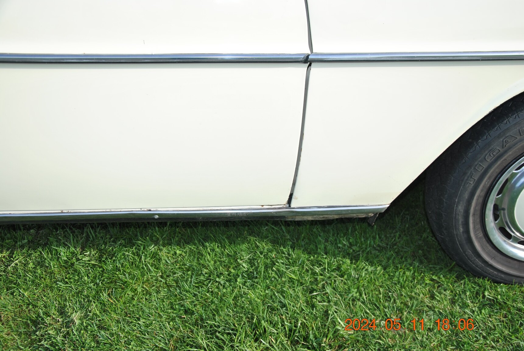 Exteriörbild på 1971 Mercedes-Benz 220D