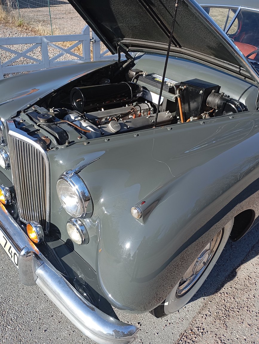 Image of 1954 Jaguar Mark VII mechanics