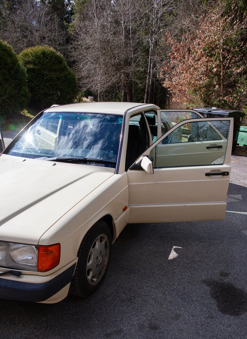 Exteriörbild på 1993 Mercedes-Benz 190 E 2.0