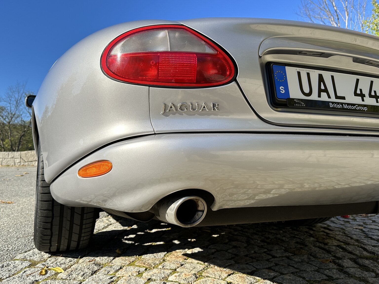 Exteriörbild på 2000 Jaguar XK 8