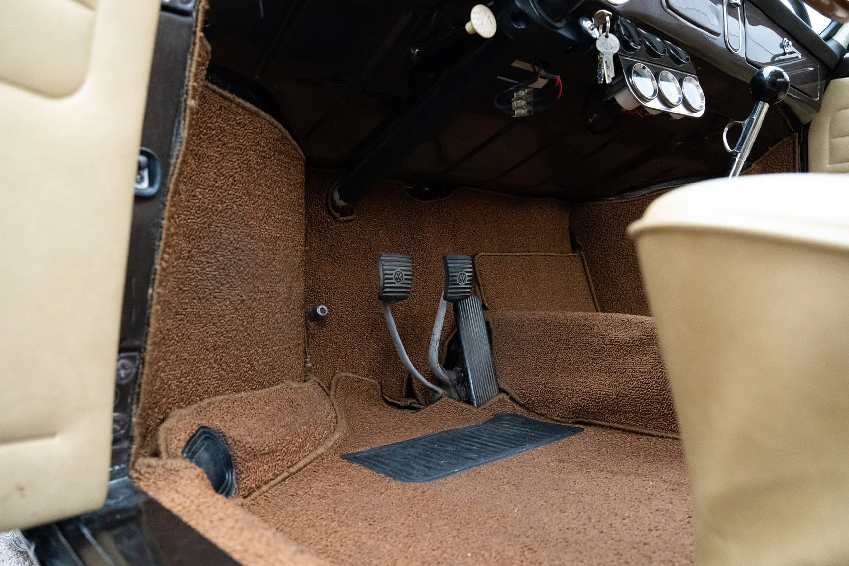 Innenraumfoto von 1962 Volkswagen 1200 Karmann Coupe (29)