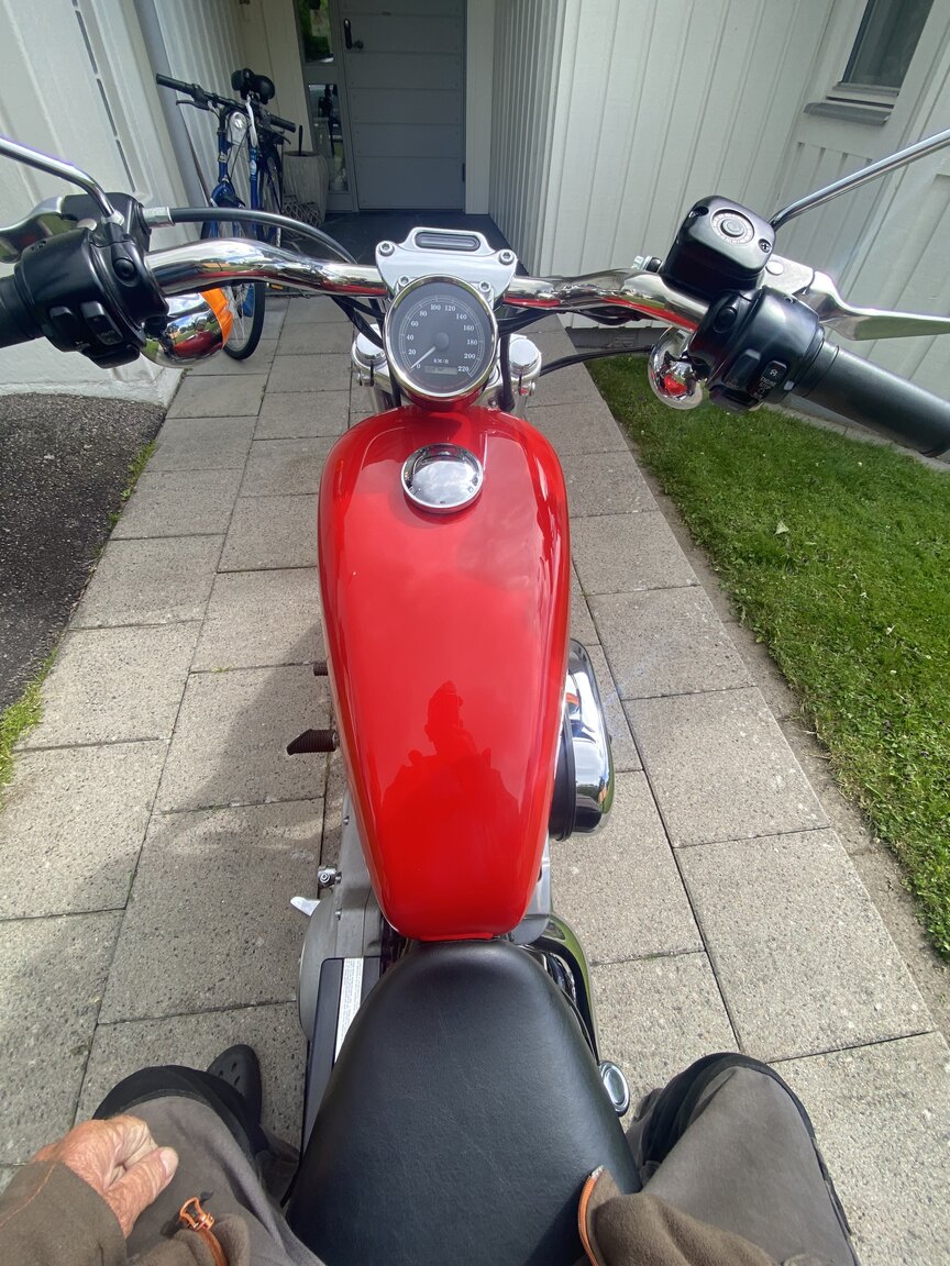 Exterior image of 1998 Harley-Davidson XL883