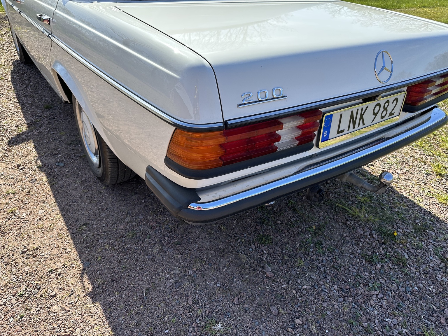 Exterior image of 1985 Mercedes-Benz 200