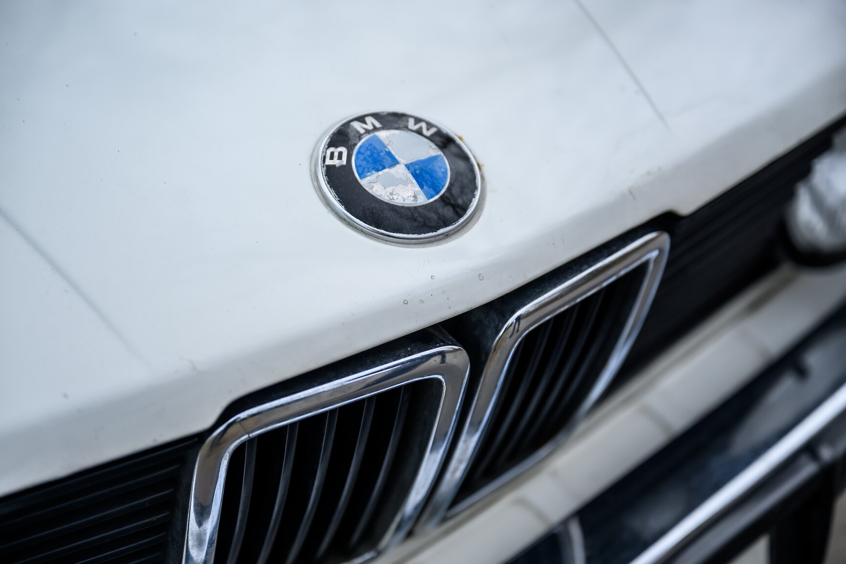 Exterior image of 1986 BMW 520i