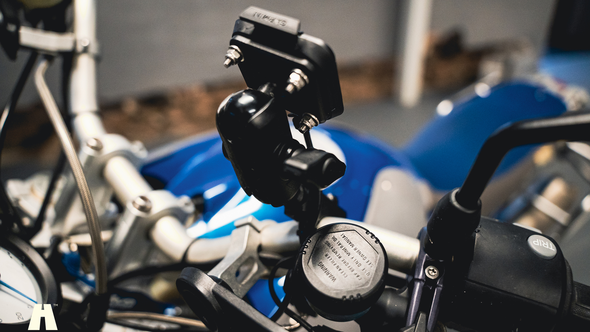 Exterior image of 2006 BMW HP2