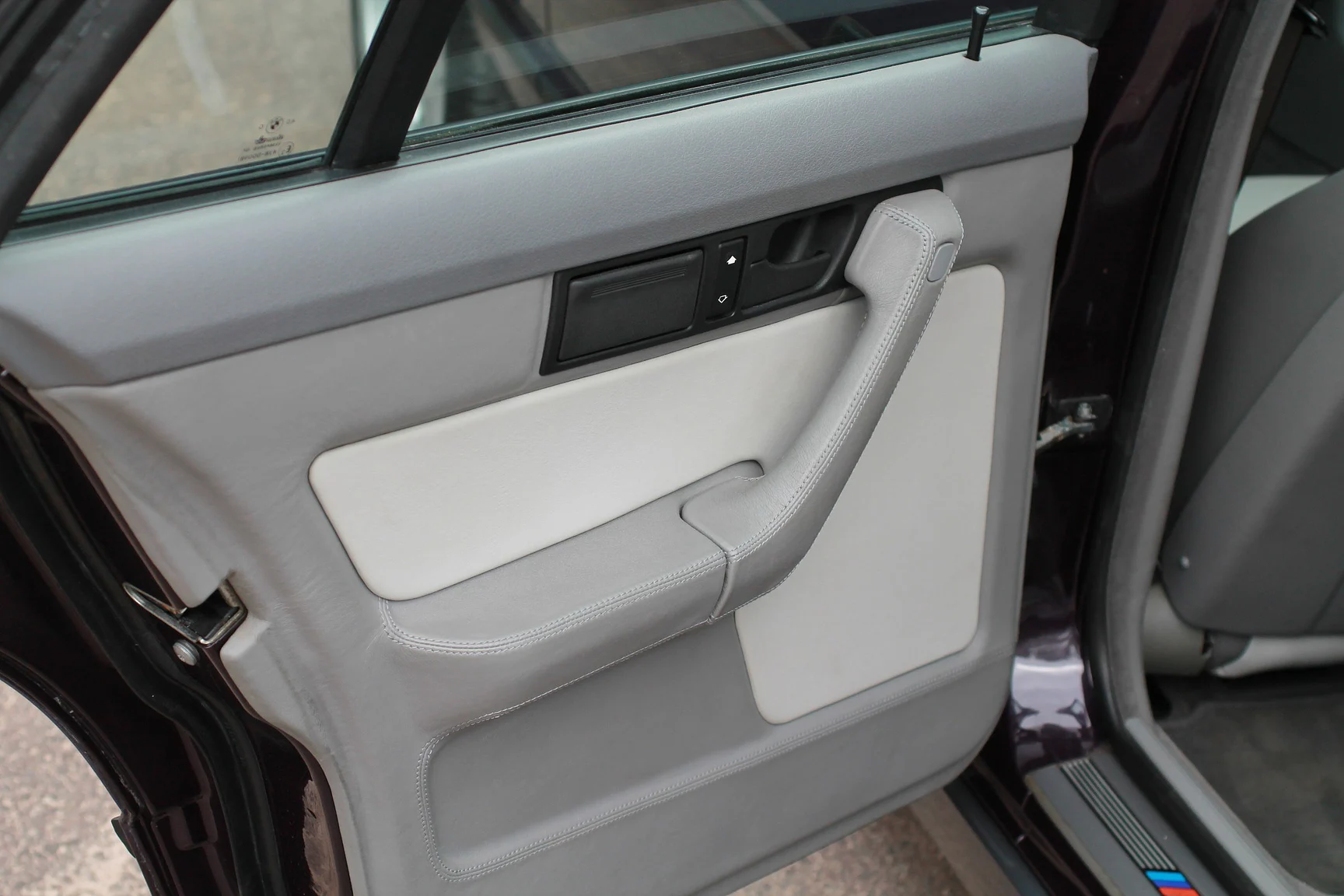 Interior image of 1993 BMW M5 Touring 3.8 Manual (17)