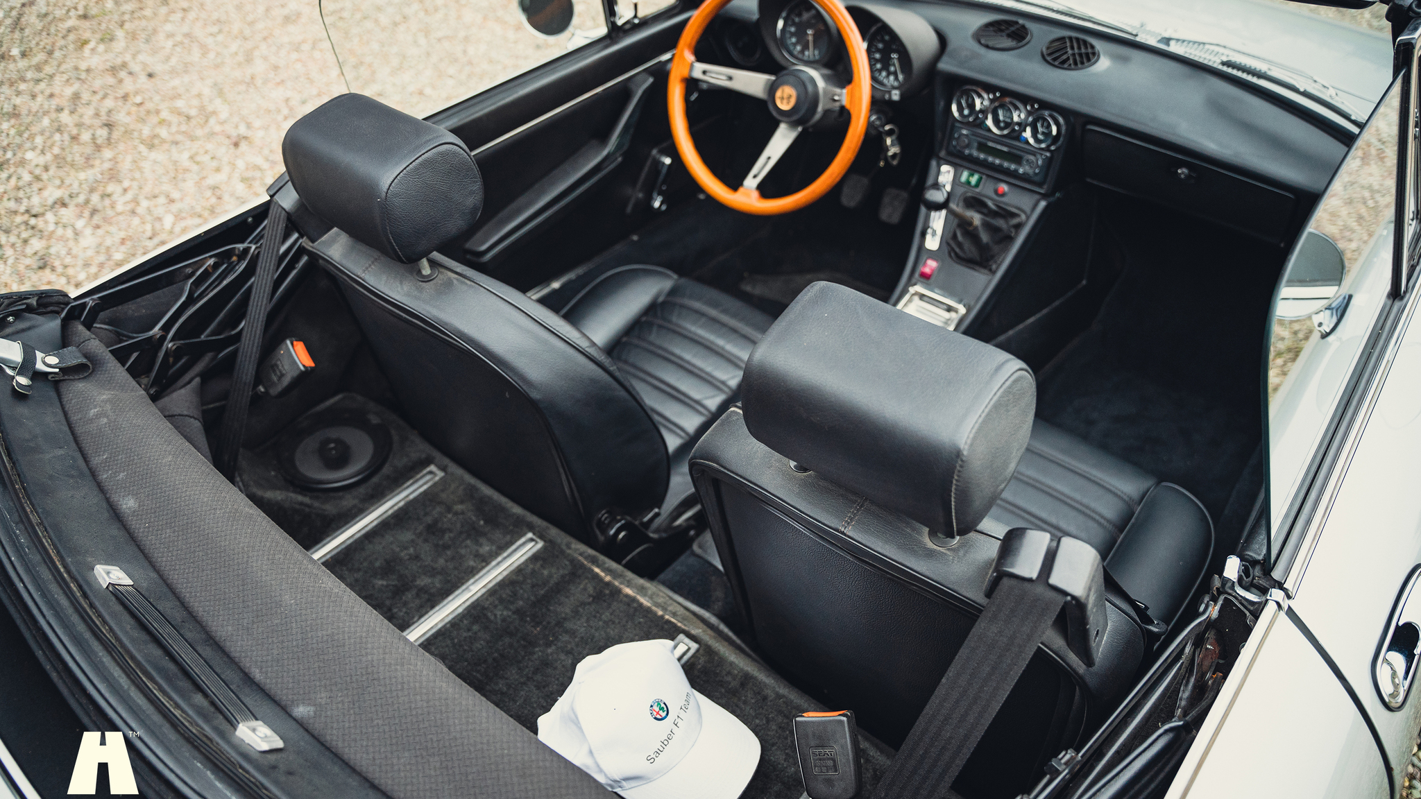 Interiörbild 1980 Alfa Romeo 2000 Spider