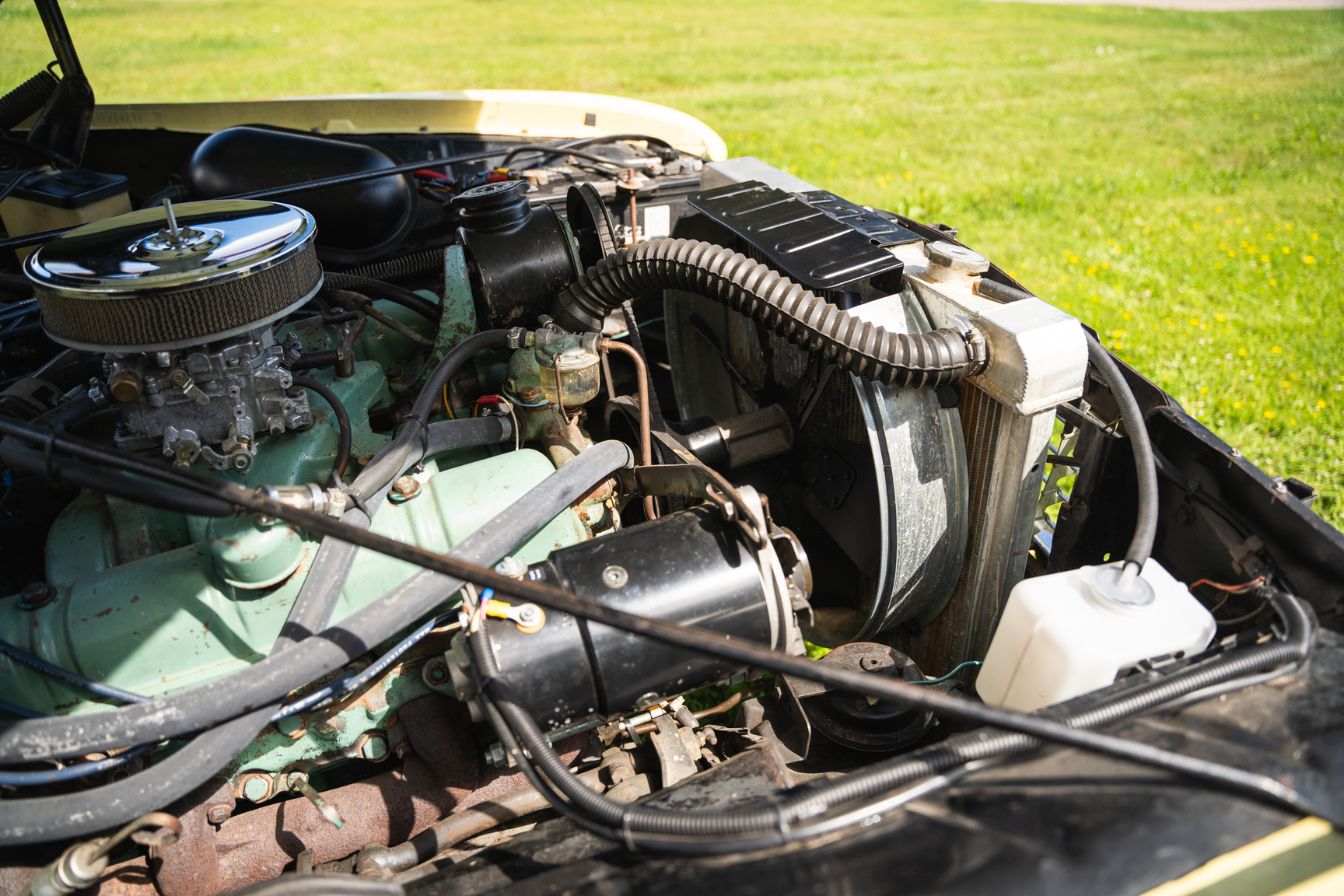 Image of 1961 Buick Electra 225 cab mechanics