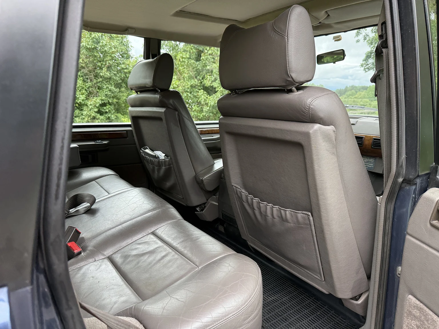 Interior image of 1990 Range Rover Vogue SE 3.9 (46)