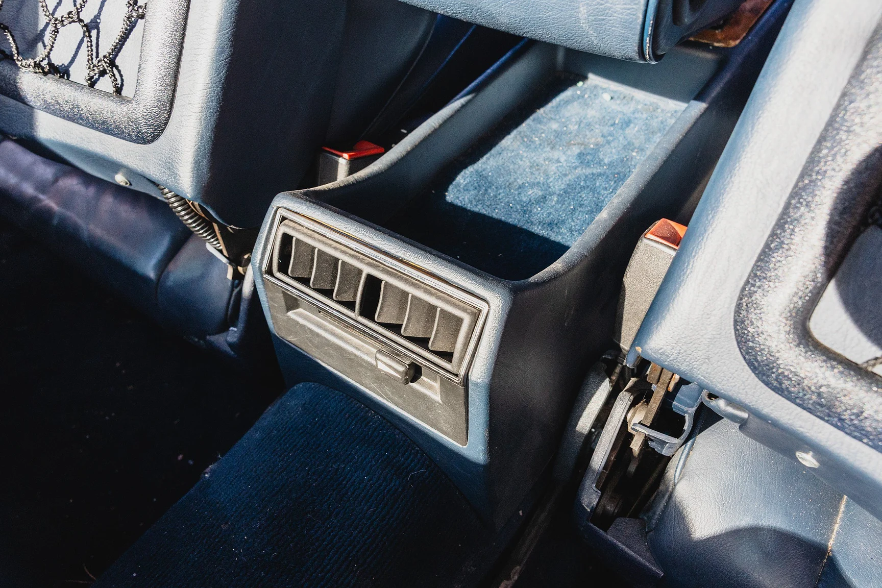 Innenraumfoto von 1986 Mercedes-Benz 560 SEC  (37)