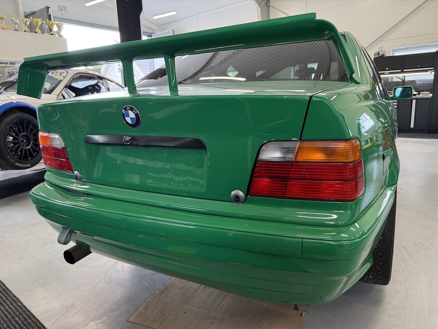 Exterior image of 1993 BMW E36 Super Touring