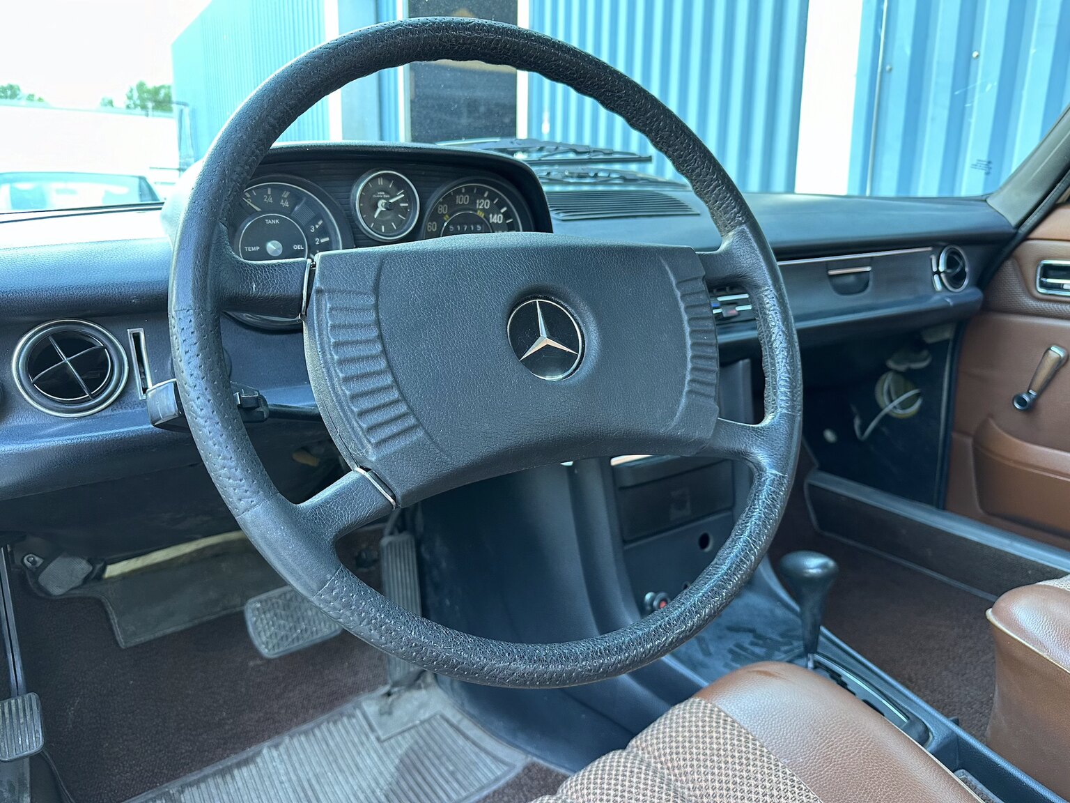 Innenraumfoto von 1974 Mercedes Benz 230.6