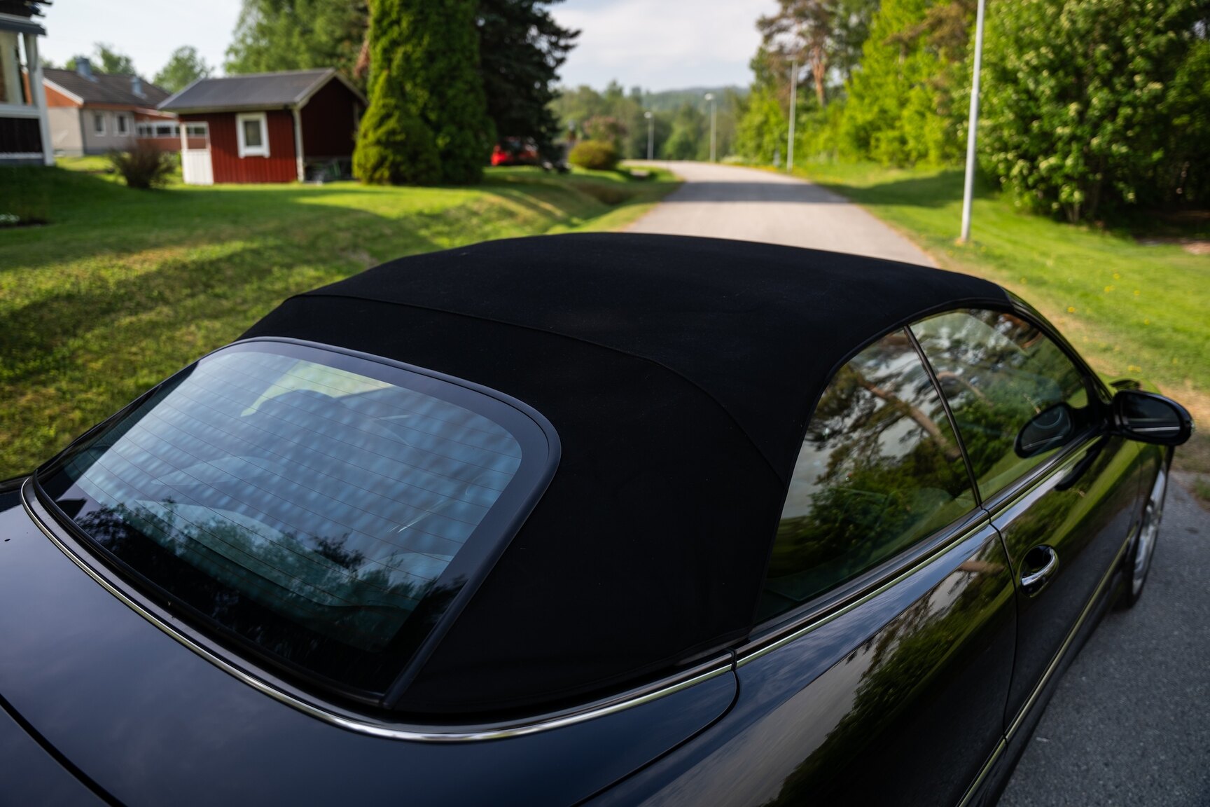 Exterior image of 2009 Mercedes-Benz CLK 550