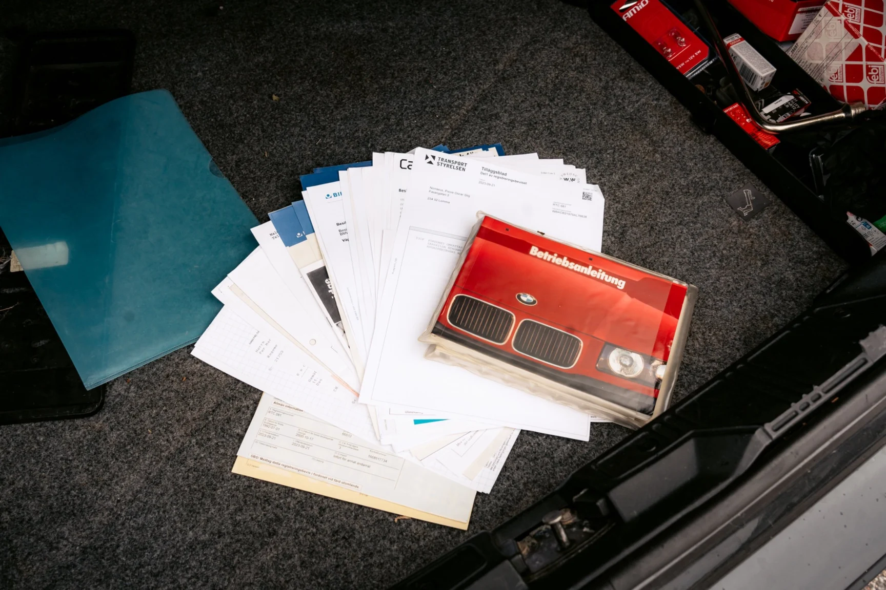 Dokumentation för 1992 BMW 320i Sedan (1)