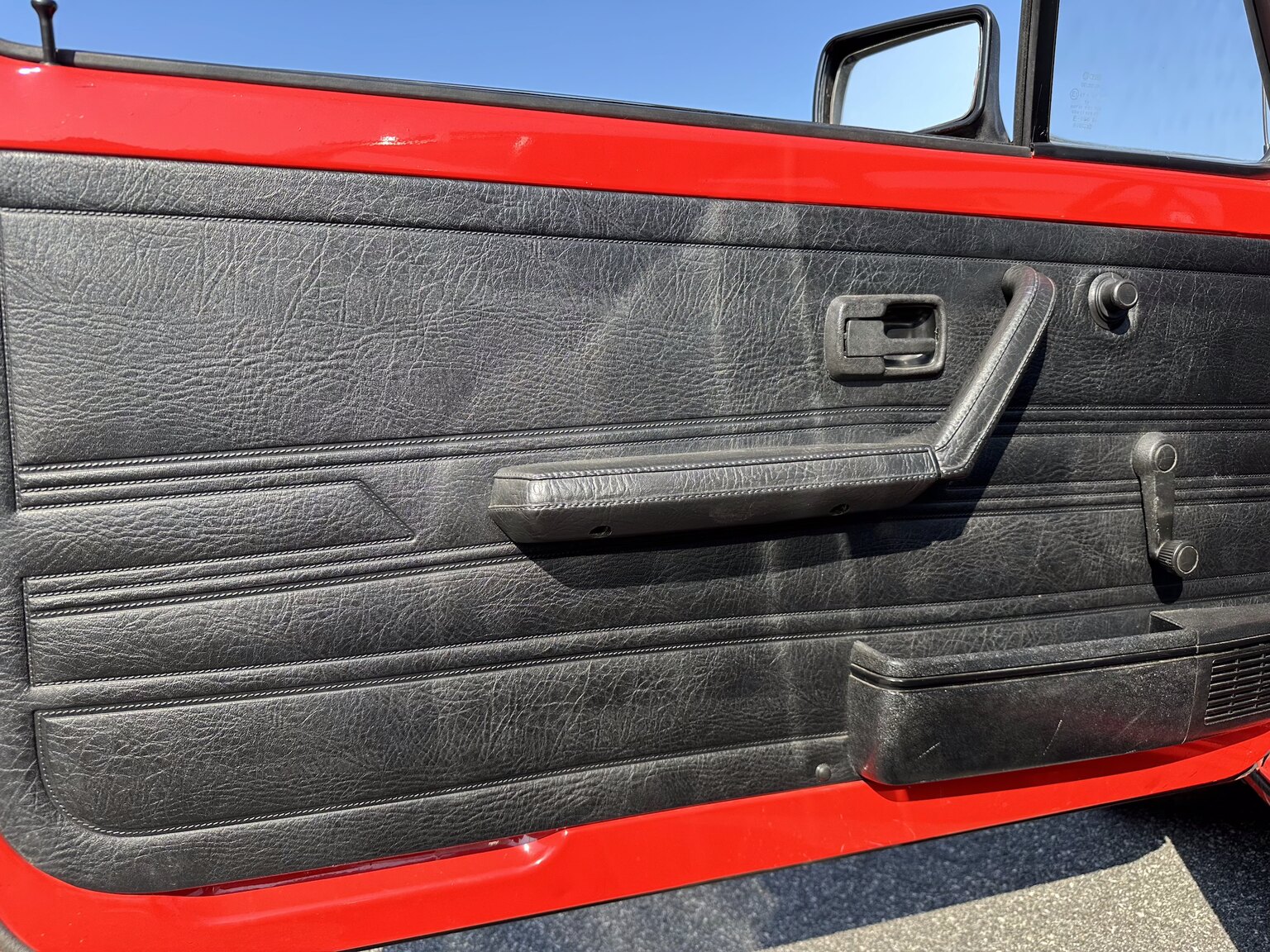 Innenraumfoto von 1984 Volkswagen Golf GTI