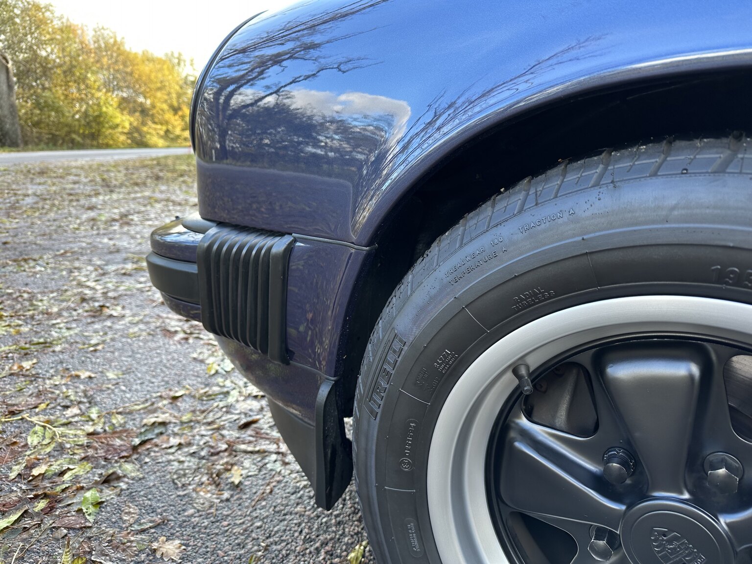 Exteriörbild på 1986 Porsche 911 Carrera 3.2