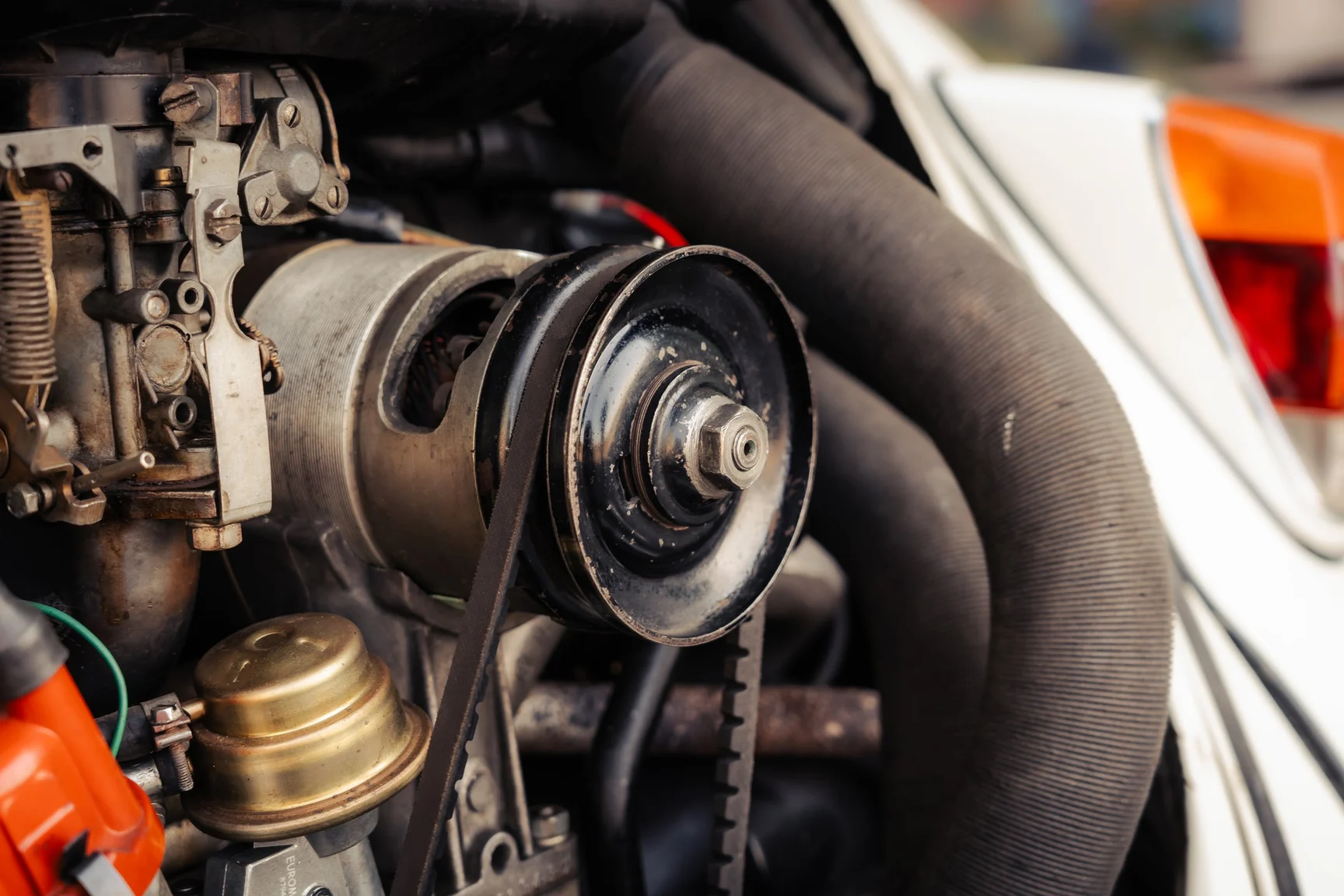 Image of 1972 Volkswagen 1302 S Cabriolet mechanics (11)