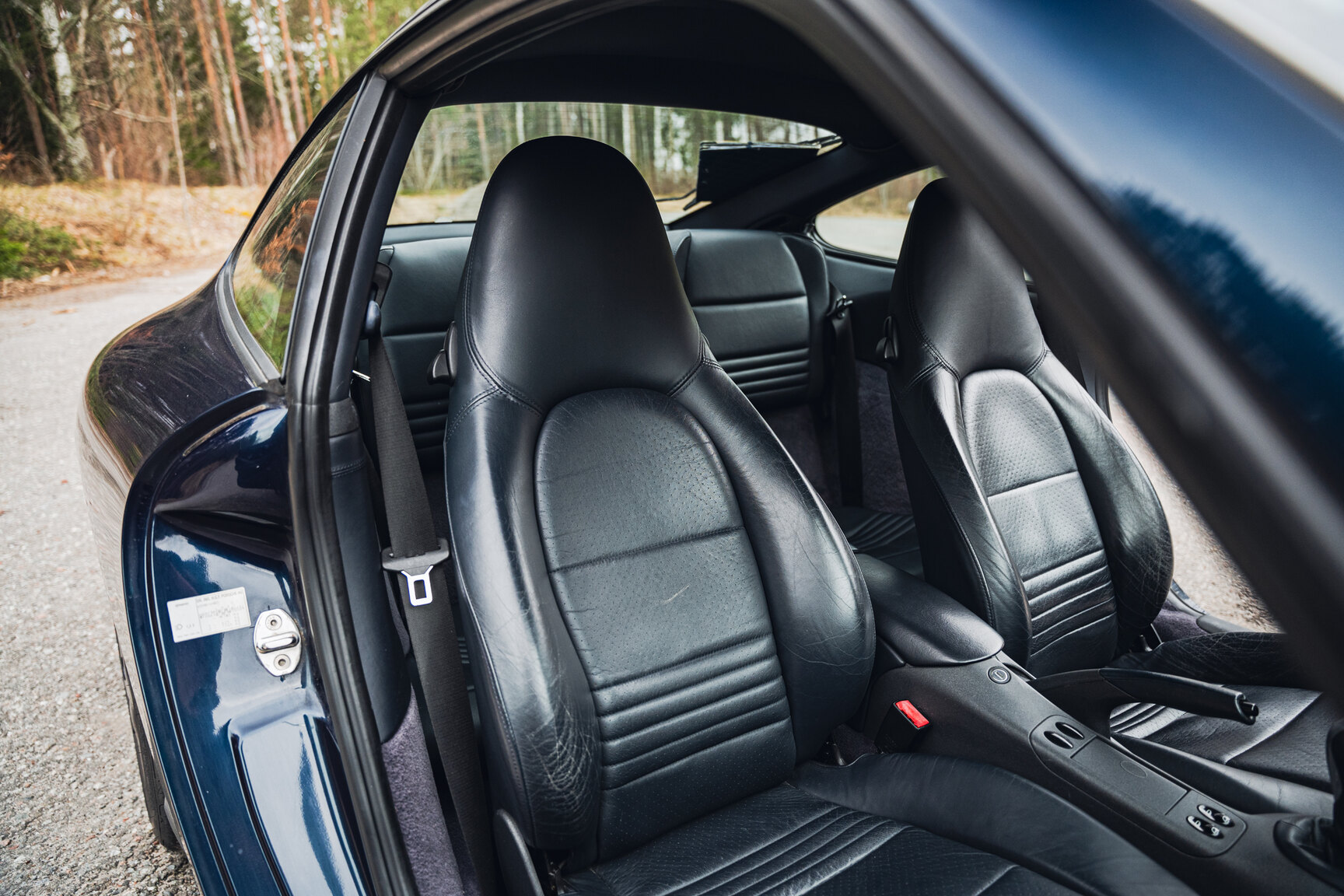 Interior image of 1999 Porsche 911 Carrera 4