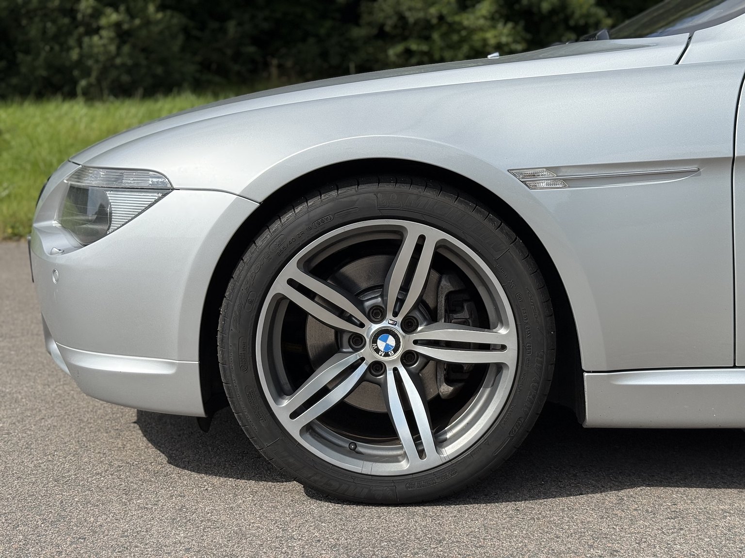 Exteriörbild på 2004 BMW 645Ci Convertible