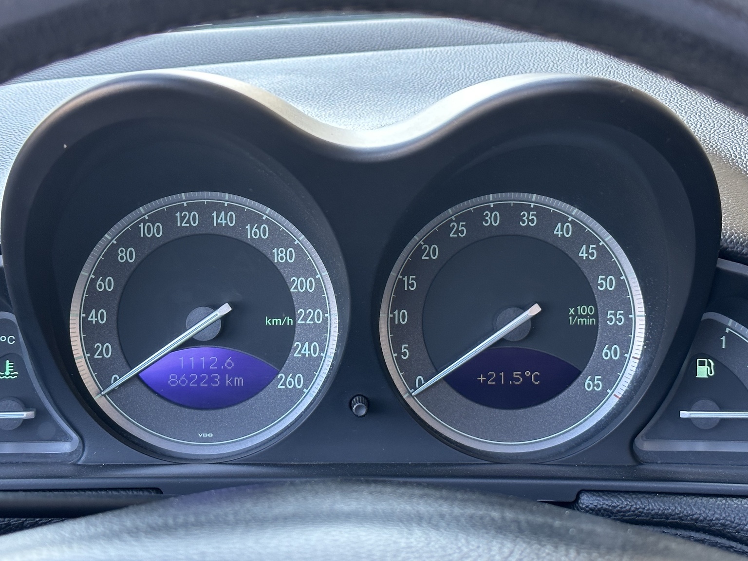 Innenraumfoto von 2002 Mercedes SL 500 (56)