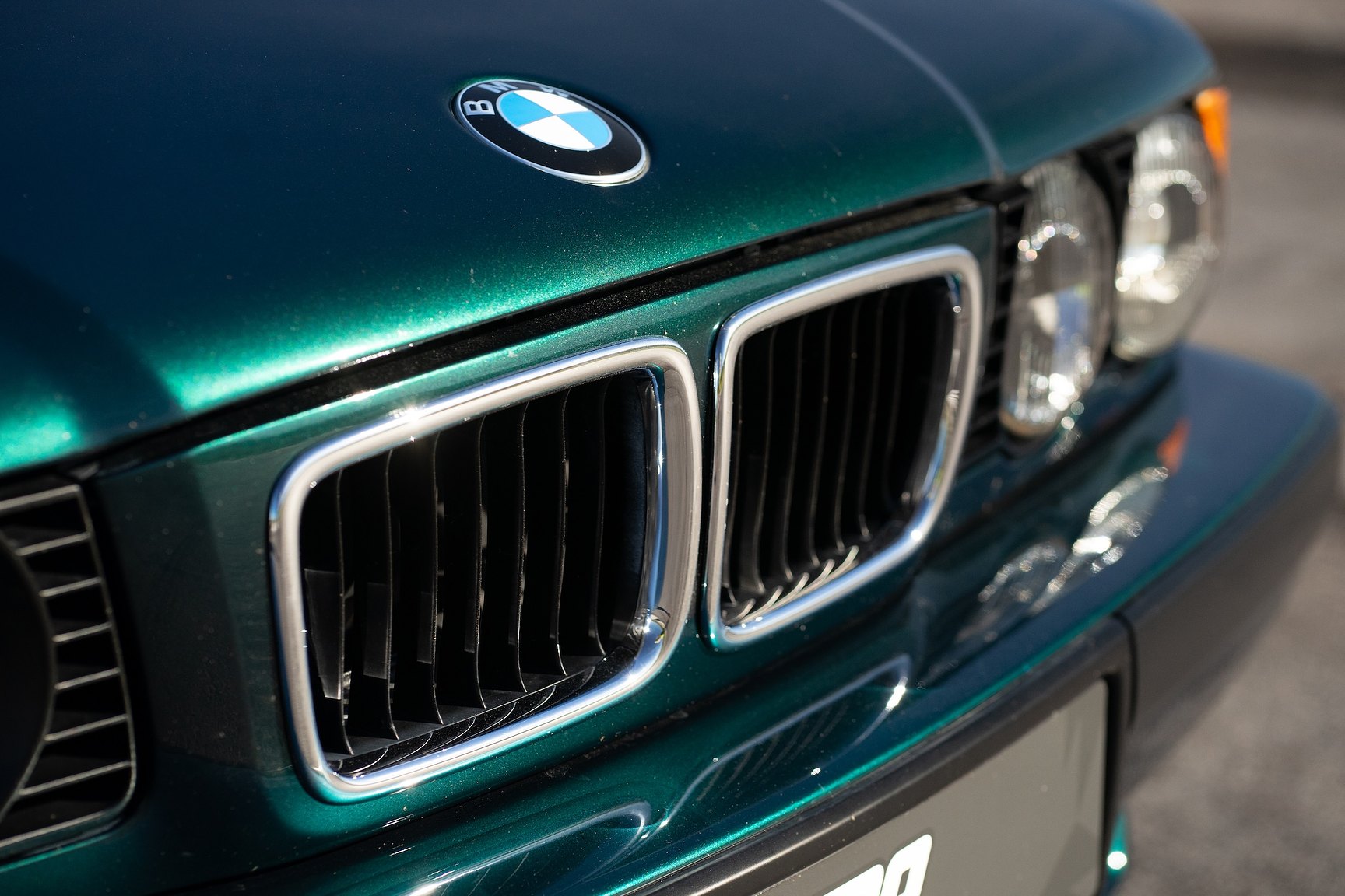 Exterior image of 1995 BMW 540i Touring - NO RESERVE (27)