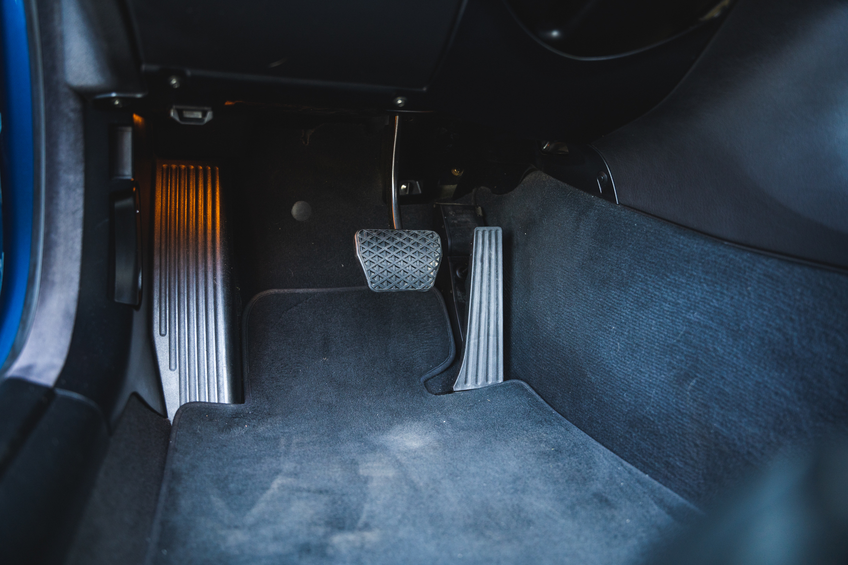 Interior image of 2001 BMW E46 325 Cabriolet (14)