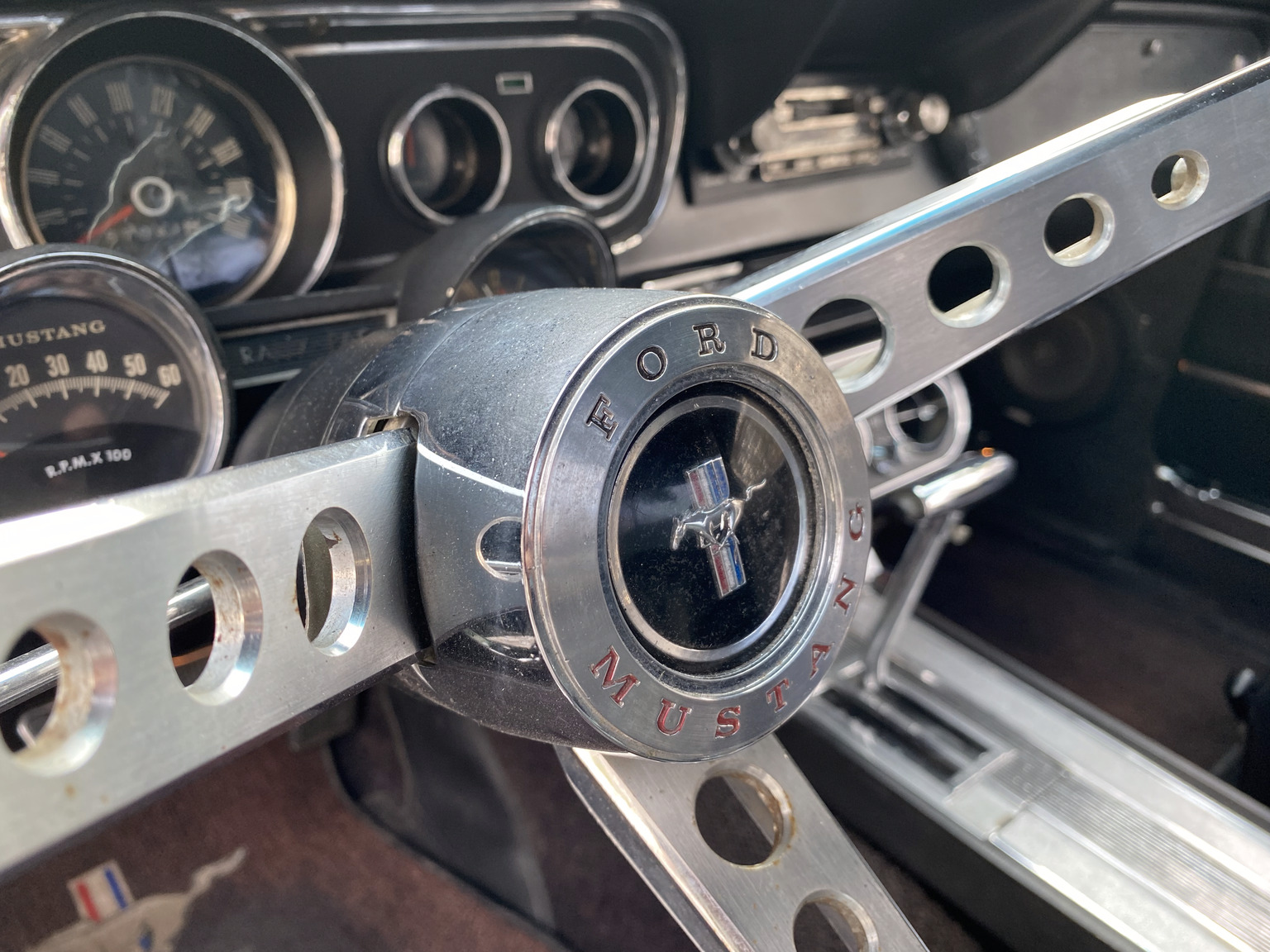 Interior image of 1966 Ford Mustang Fastback GT-clone (20)
