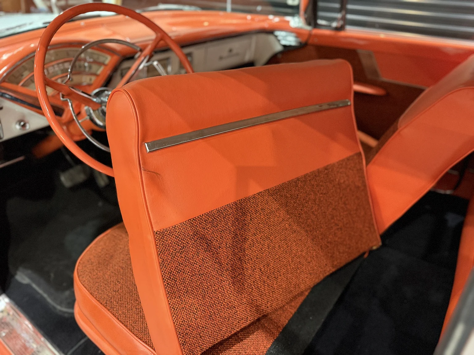 Innenraumfoto von 1956 Mercury Montclair Sport Sedan (14)