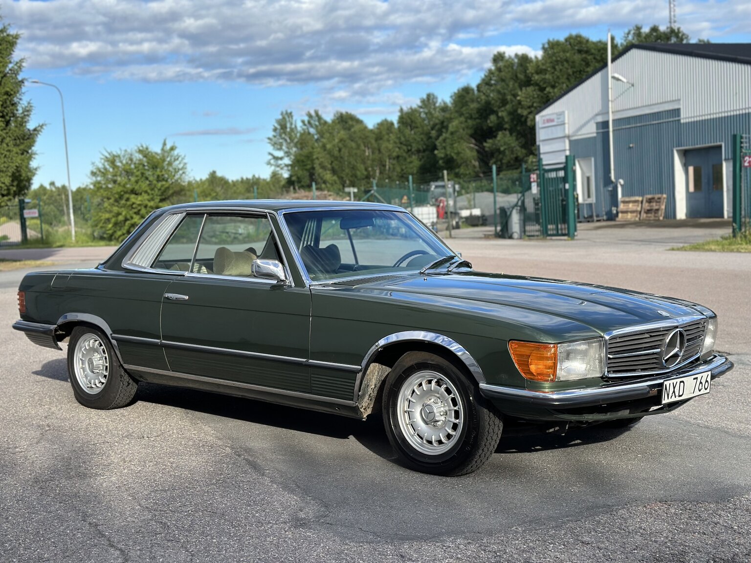 Exterior image of 1974 Mercedes Benz 450 SLC