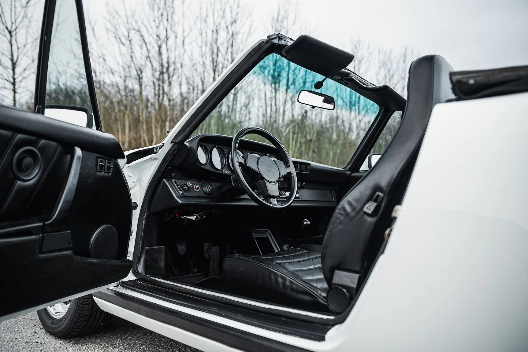 Innenraumfoto von 1983 Porsche 911 SC (31)