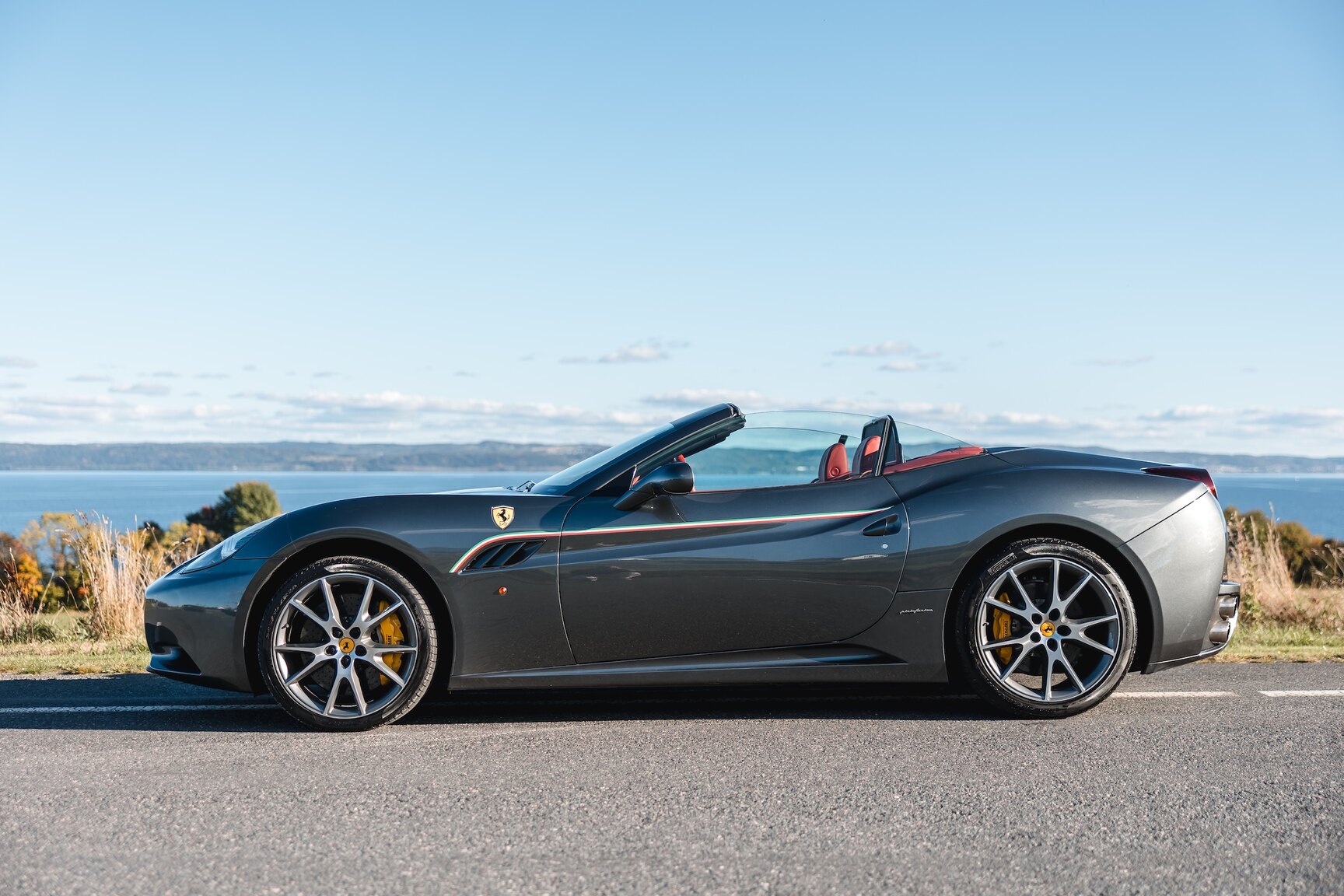 Exterior image of 2011 Ferrari California 
