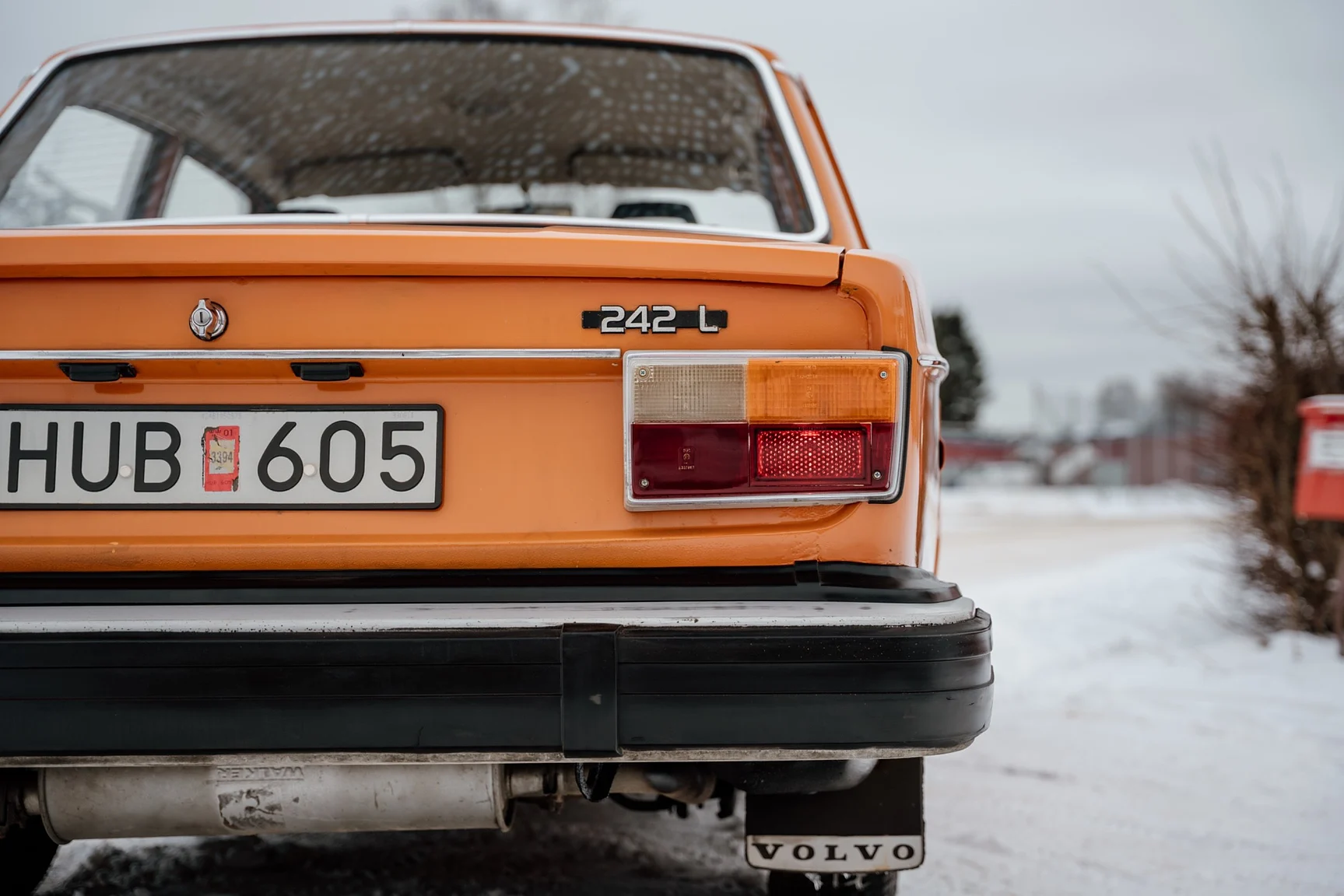 Exteriörbild på 1975 Volvo 242 2-dörrars coupé (44)